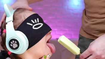 I AM BRAVE! MY FRIEND TRICKED ME WITH ICE CREAM, I WAS NOT AT A LOSS! THE GAME OF TASTE DID NOT GO ACCORDING TO PLAN)