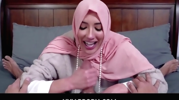 Hot and sexy Muslim Babe Chloe Amour Did the Haraam to Fuck Stranger