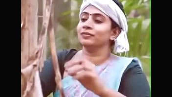 HOT girl Peeing in the Farm