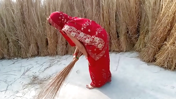 Indian xxx maid wife outdoor fucking