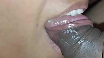 Tamil Desi sucking hot dick