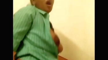 Anuja low class coimbatore slut recording video of masturbating and shaking her big saggy boobs for her office boss leaked