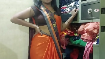 कामवाली औरत की साड़ी  उतार कर चुत मारी हिंदी ऑडियो