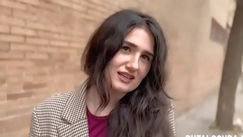 PutaLocura - Pillada a la sensual Laura Hardkinks