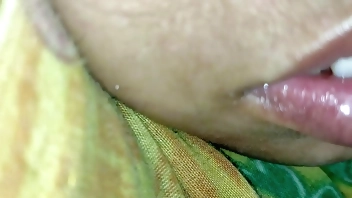 Desi indian village babhi ko dever ne nange boobs dekh liye baad me dever ne choda