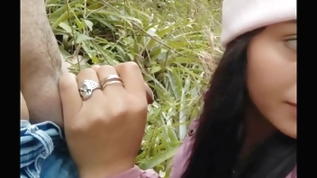 cute de 18 años me la follo en elbosque antes de llegar a casa