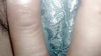 xxx सौतेली बहन मुझे टीवी नहीं देखने देती, वह चाहती है कि मैं ऐसा करूं