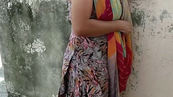 लड़की को आंटी बोला गुस्सा हो गई फिर ब्यूटीफुल बोलने पर चुदाई करायी