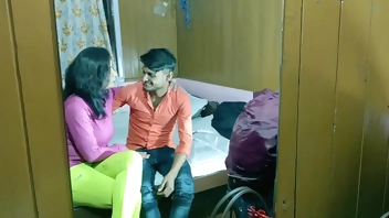भारतीय खूबसूरत लड़की डेटिंग सेक्स! स्पष्ट हिंदी ऑडियो के साथ