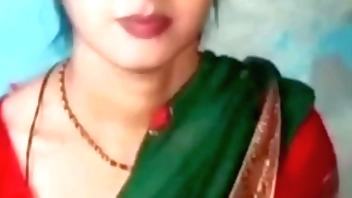 Reshma Bhabhi's boyfriend, who studied with her, fucks her at home