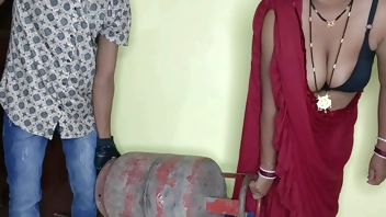 Bhabhi ji ka cylinder khatm Ho Gaya cylinder wala Ghar Mein Aakar bhabhi ji Ko Chod Dala