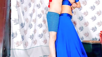 Diwali Ke Tofha Liya Malikn Se Naukar Ne choot mang le