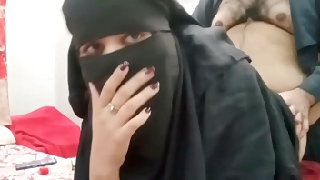 Pakistani Stepmom In Hijaab Sex With Her Stepson