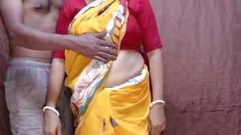 Hot mature milf amateur married pregnant aunty standing creampie fucking with husband friends in her house desi horny indian aunty in sexy saree blouse and petticoat big boobs beautyfull bengali boudi fucking and sucking cock and balls