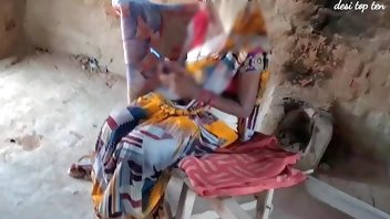 Desi sexy Bhoji's saree fucked on the bed best Indian sex video real desi sex hindi dirty audio