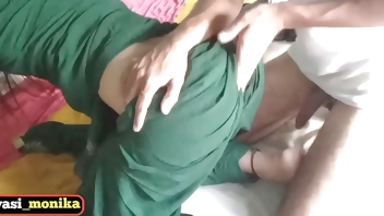 चोद चोद कर मेरी चूत को फाड़ दो अंकित।हिंदू आशिक़ ने मुस्लिम भाभी की पलंग तोड़ चुदाई की।