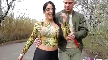 Great OUTDOOR SESSION for Megan Fiore: She wants to train and fuck in the open!