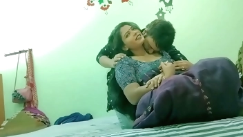 नई बंगाली पत्नी की पहली रात सेक्स! स्पष्ट बातचीत के साथ