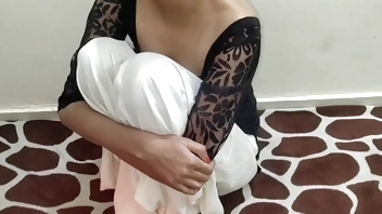 Desi Bhooli Bhali college Girl ko Jamke Choda-Indian Bengali-Hindi Sex clear audio (Roleplay) saarabhabhi6 Hot and young