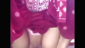 Bhabi ko itni zor lagi thi devar ke  samne hi peshab Kar di compilation