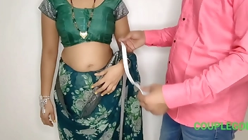 कोमल के टेलर ने ब्लाउस ढीला सिल दिया दुबारा नाप लेकर सिलाया