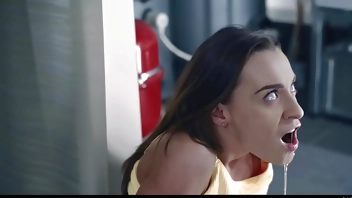 Josephine Jackson and Eve Sweet get parasited, and had rough lesbian love to each other