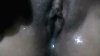 Bhabhi ke pati 6 mahine se bahar tabhi bhabhi jos me Aakar Apne choot ka Pani Nikal diya