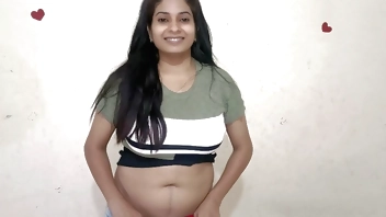 घर वाले बाहर गए तो प्रिया दीदी ने जिगोलो बुलाकर चुदवाया