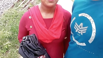 रास्ते में मुलाकात हुई लडकी को घर बुलाकर चुदाई