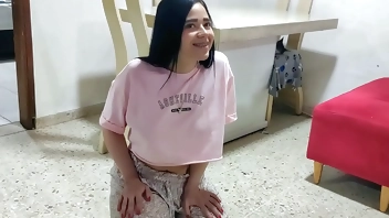 मेरी गर्लफ्रेंड बार्बी को मूवी देखने जाना चाहती है मैंने एक वीडियो के बदले में हाँ कह दी!