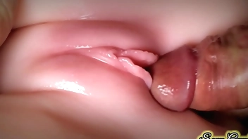 потрясающий страстный секс и влажная побритая киска крупным планом
