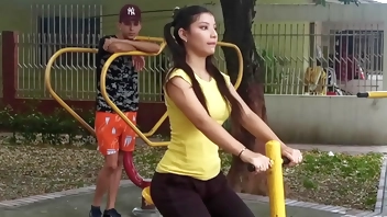 MI HERMANASTRA INFIEL COLOMBIANA ME ESTABA ENSEÑANDO COMO HACER EJERCIO Y FINAL TUVISMOS TANTO SEXO COMO SIEMPRE LO HE DESEADO- PORNO EN ESPANOL-