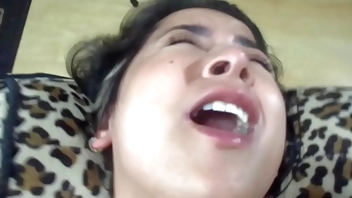 CUTE TINY LATINA FIRST TIMER FEELS THE ITALIAN POUND MACHINE HARDCORE XXX SEX