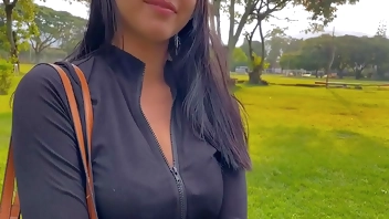 Encontré Está Colombiana Que Me Acompañaria a  Mi Apartamento A Darle Su Merecido