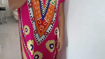 me follo a mi madrastra y hecho mi leche en su enorme culo