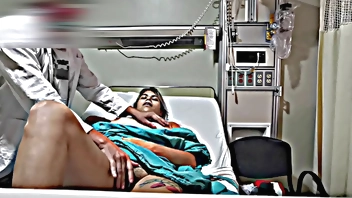 Por eso se tardaba tanto en atenderme en el IMMS, el doctor me chupa las tetas/ Daniela/ Hyperversos