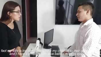 Secretaria le lame el culo y chupa la polla al jefe para que no la saquen de la empresa - Camila Mush