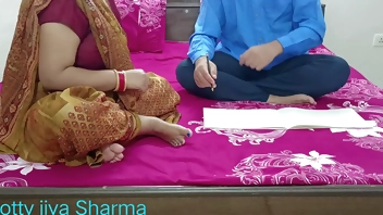 Desi stepmom fucking with teen step son when studying! Step mom dont know anything