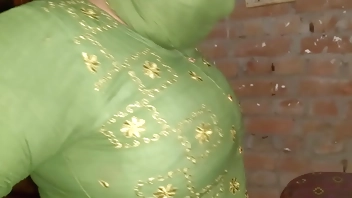 Sexy Indian wife gives handjob to her husband