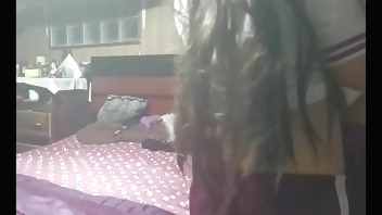 MI  NOVIA ME DIJO QUE SI LE CARGABA SALDO A SU MOVIL  HACÍAMOS UN VIDEITO COGIENDO.....