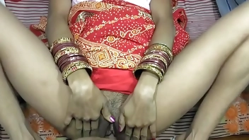Indian bhabhi fuking in home Red saree
