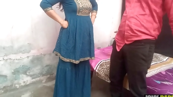 Accidentally fucked my stepmom, i love to fuck her everyday, she also loved it, xxx indian real homemade sex video by jony darling, hindi dirty talk