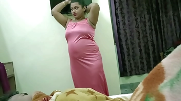 युवा छात्र ने निजी ट्यूशन में अपनी अंग्रेजी मैडम को चोदने की कोशिश की !! घर का सेक्स