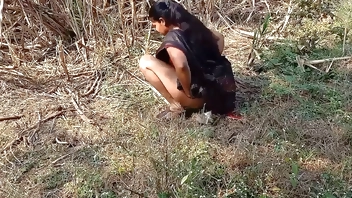 मेरे खेत मुत ने सजा ए हैं कि मेरे साथ सोना होगा