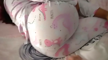 आई एम सॉरी सौतेली बहन लेकिन आप इतनी हॉट लग रही थीं कि मैं आपको छूने और आपकी टाइट चूत को चोदने से खुद को रोक नहीं सका