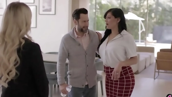 MILF real estate agent Lilly Bell makes husband cheat on his latina wife Mona Azar