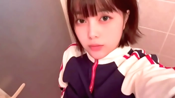 【1人えっち】おかあ◯んがリビングにいる間にお風呂でオナニーしてイキまくりました…