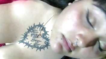 Pov: Mi hermanastra haciendome una buena garganta profunda antes de que nos descubran FANTASIAHARDCORESEX