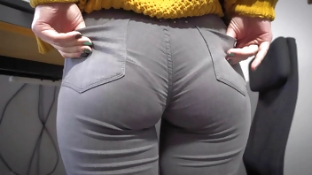 Hot Secretary In Tight Jeans Teases Ass With Visible Panty Line