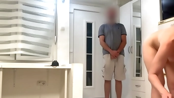 I met delivery guy naked. He did not want to go away.